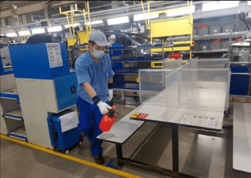 上汽臨港工廠的36天封閉運(yùn)行 堅(jiān)守與創(chuàng)新，水草打撈船背后的協(xié)同精神